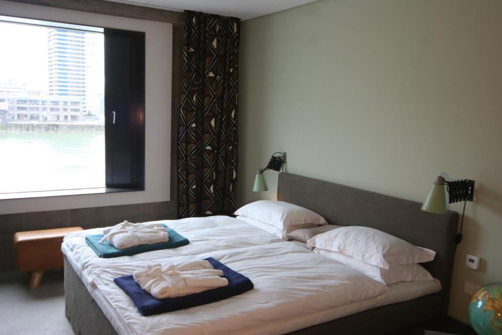 Double Room River View,37158799:JPEG